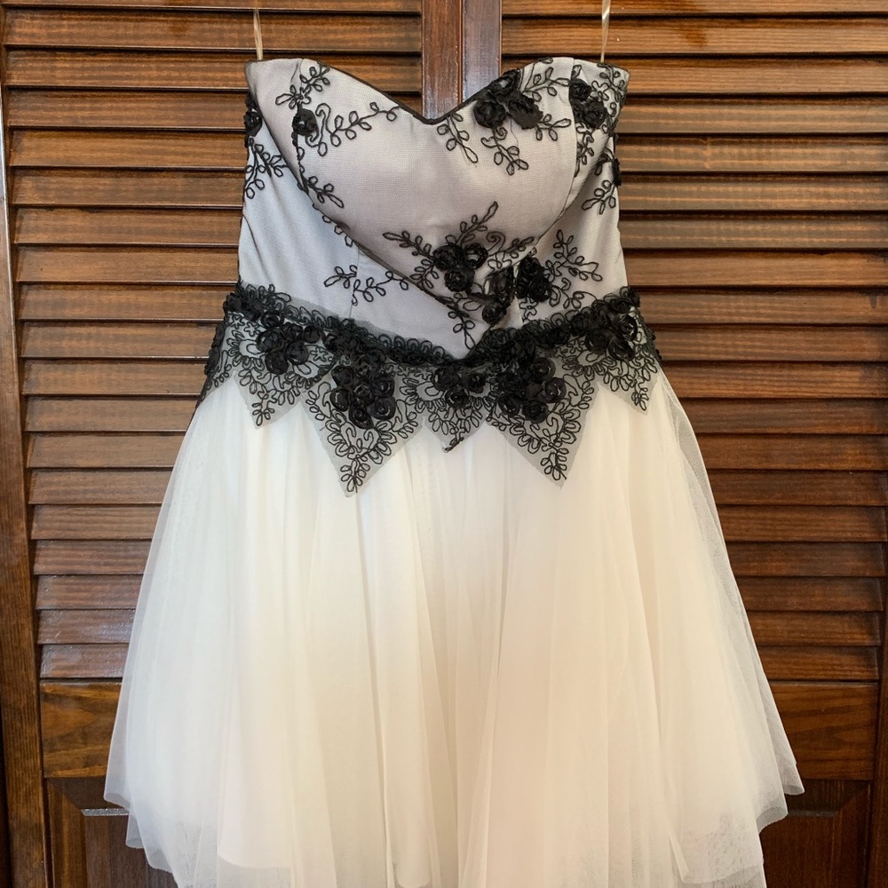 Prom dress - Picture 3 of 4